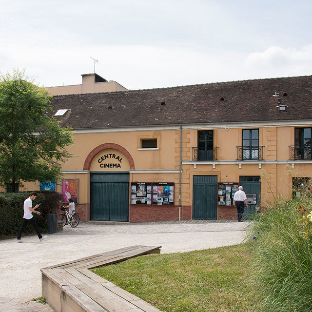 Le Central cinéma, place de la mairie à Gif-sur-Yvette (vallée).
