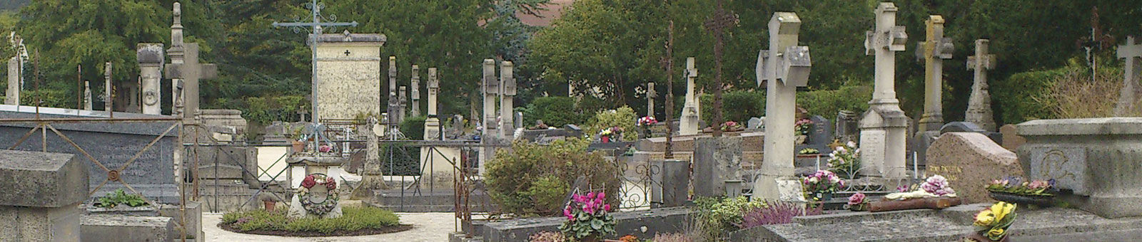 Ancien cimetière rue Juliette Adam (vallée).