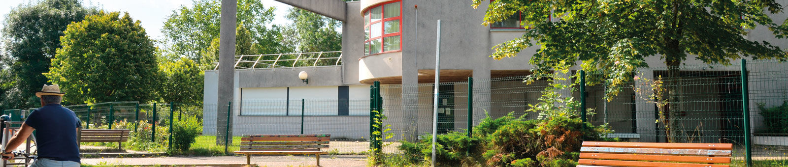 Lycée de la vallée de Chevreuse à Courcelle.