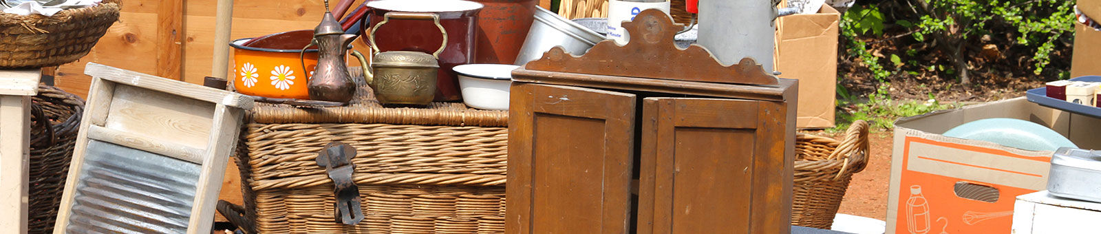 Brocante à Courcelle.