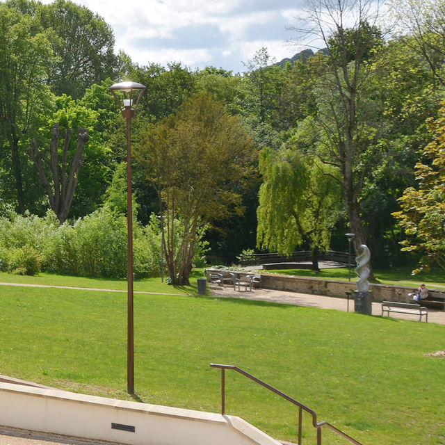 Le parc du château du Val Fleury.