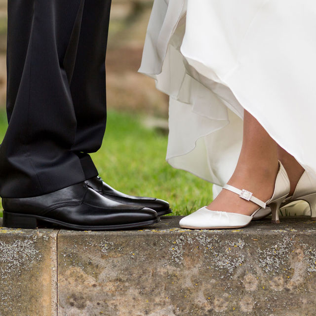 Un couple de mariés.