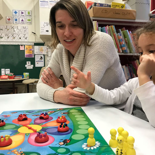 Ecole maternelle - Jeux de société.