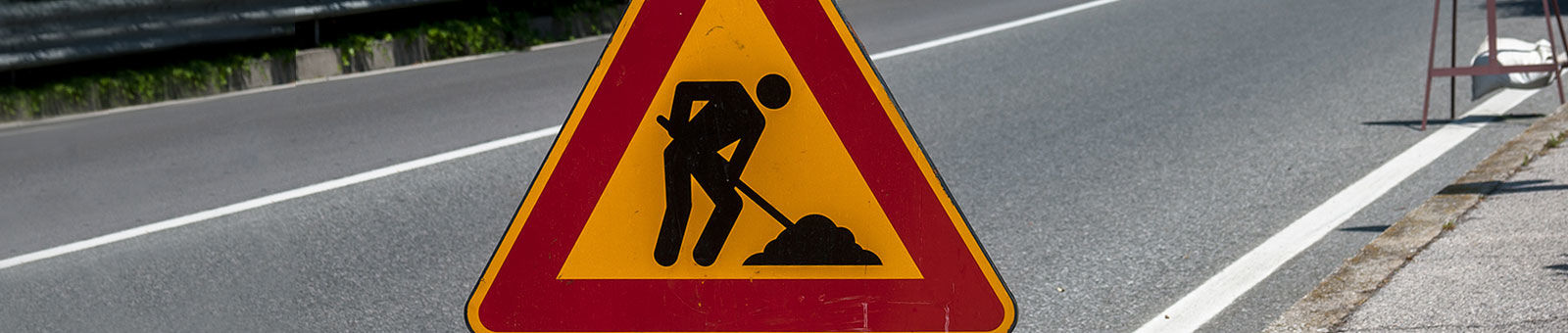 Panneaux de signalisation de travaux.