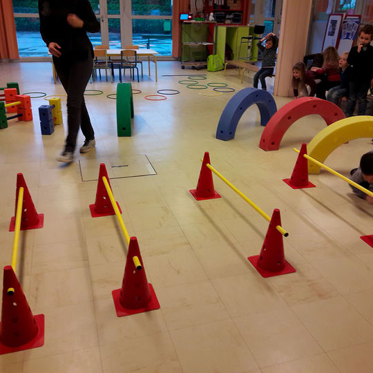 Ecole maternelle - Parcours de motricité.