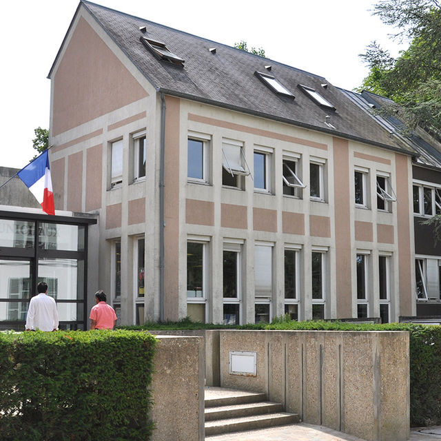 Les services municipaux (mairie principale).