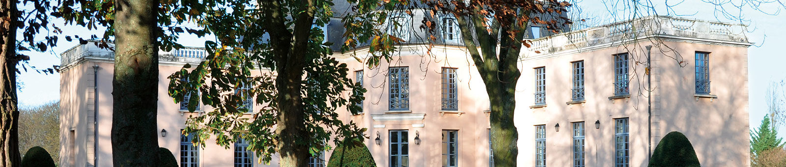 Façade du château de Belleville.