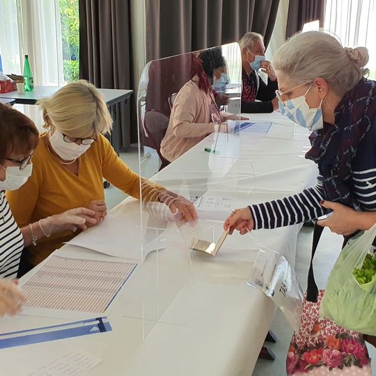 Distribution des masques aux Giffois