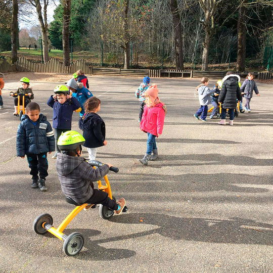 Maternelle - atelier vélo.