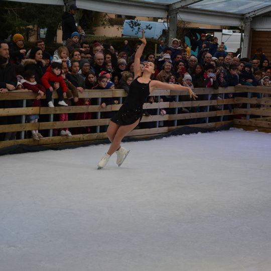 Spectacle de patinage artistique au Marché de Noël 2019