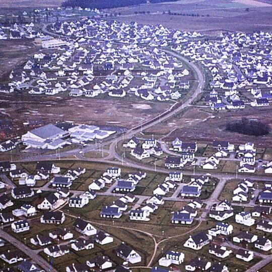 Vue aérienne - Pavillonnaire à l'américaine: quartier de Chevry, rocade de Beaudreville, 1976 
