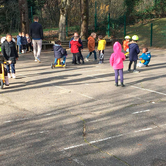 Maternelle - atelier vélo.