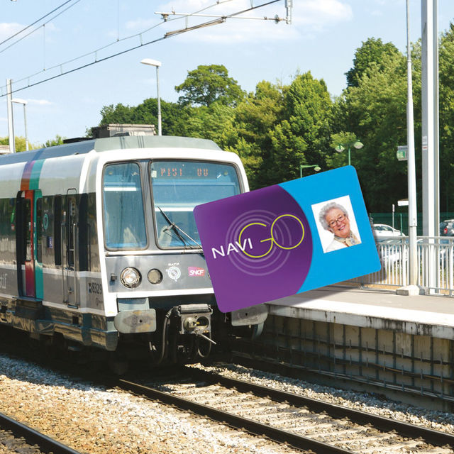 RER et pass Navigo Améthyste.