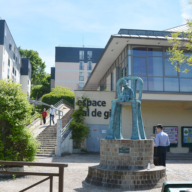 Espace du Val de Gif.