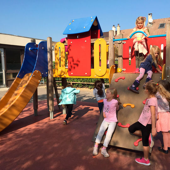 Maternelle - Jeux de cour.