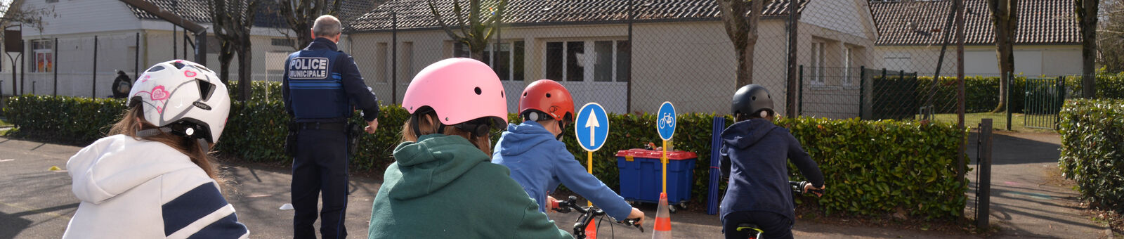 Enfants à vélo