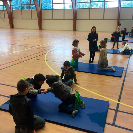 Ecole élémentaire - Jeux de combat.