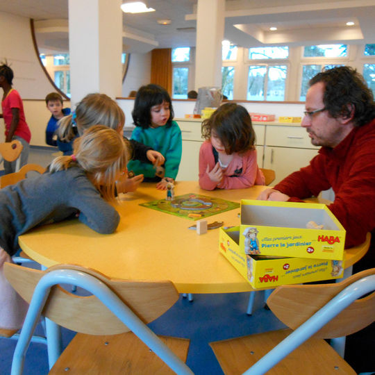 Ecole maternelle - Jeux de société.