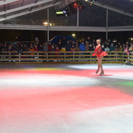 Spectacle de patinage artistique au Marché de Noël 2019