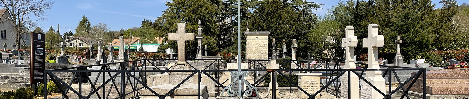 Carré de la famille Débonnaire - Ancien cimetière - Rue Juliette Adam 