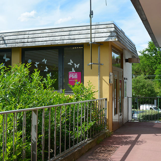Le centre de Protection maternelle et infantile (PMI).