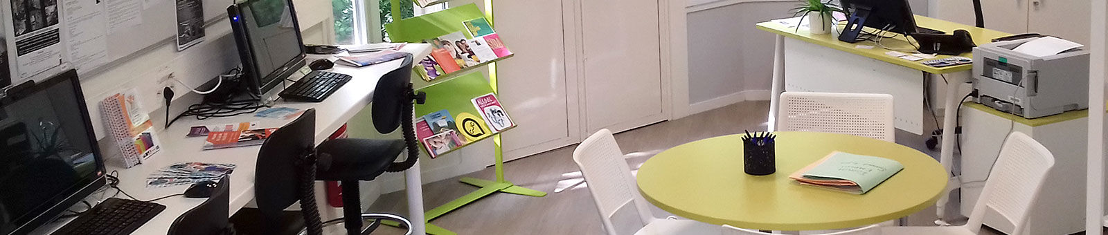Le Point Information Jeunesse (PIJ).
