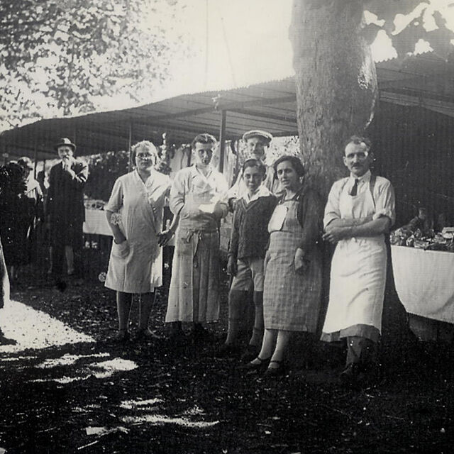 En 1929, le marché était installé le long de la voie ferrée près du pont des Coudraies