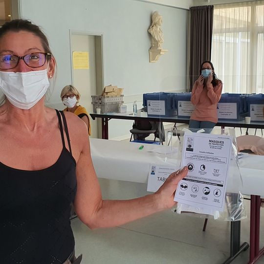 Distribution des masques aux Giffois