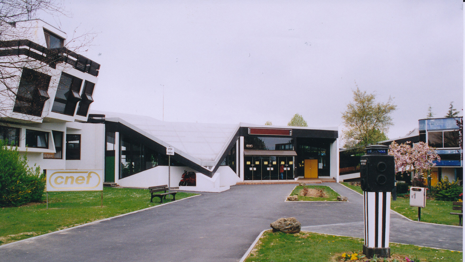 Le Centre National d'Études et de Formation (CNEF) de la police nationale, 1997