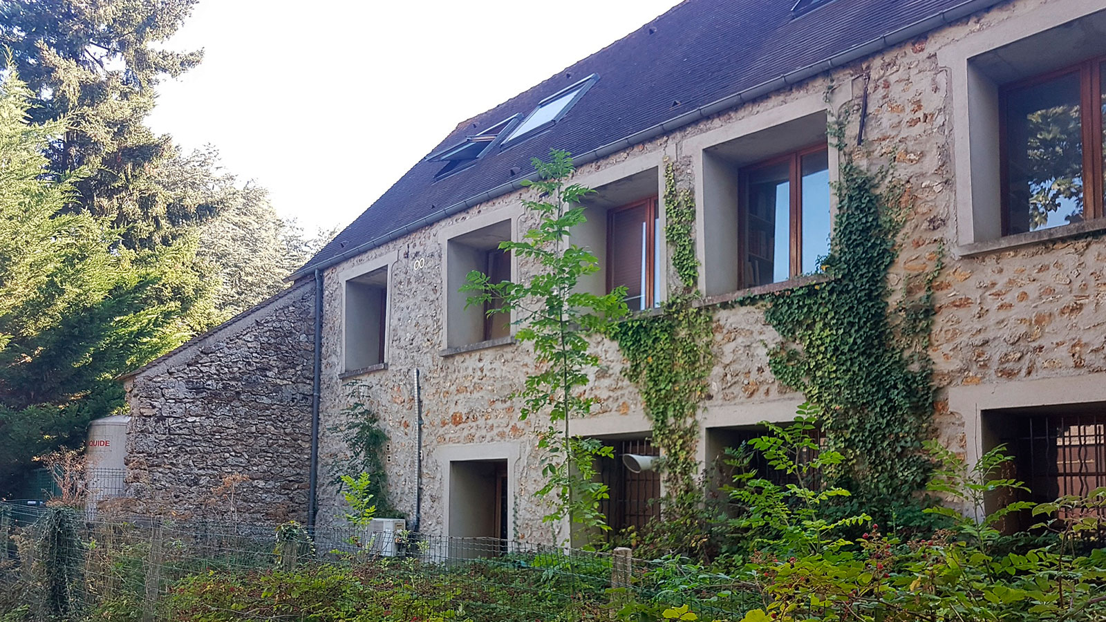 Façade du corps de ferme - Ferme de Moulon 