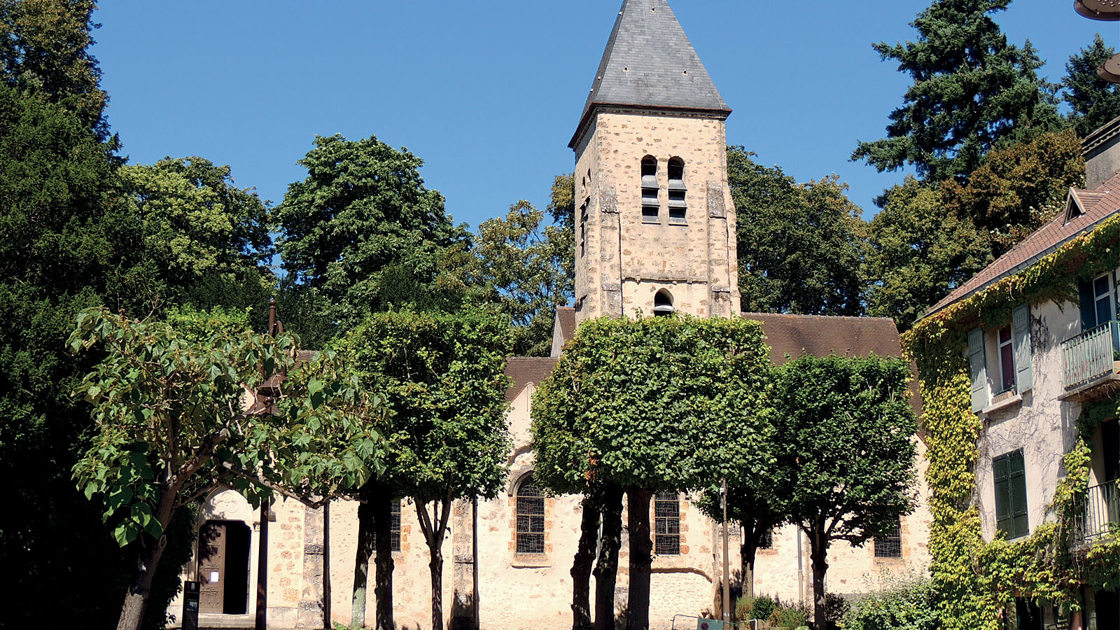 Photographie de l'église Saint Remi - été 2016