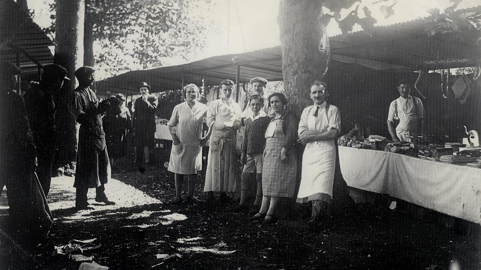 En 1929, le marché était installé le long de la voie ferrée près du pont des Coudraies